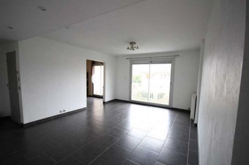 3-cach-chon-sofa-theo-hinh-dang-phong-khach-4