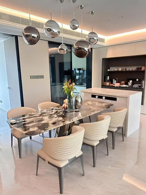 Bàn Ăn Mặt Đá 6 Ghế 3008S