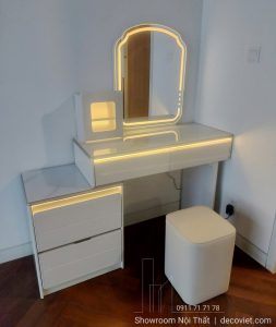 Bàn Trang Điểm Có Đèn 179S