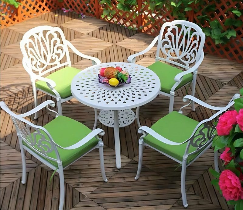 Bàn Tròn 4 Ghế Ngoài Trời 2070T